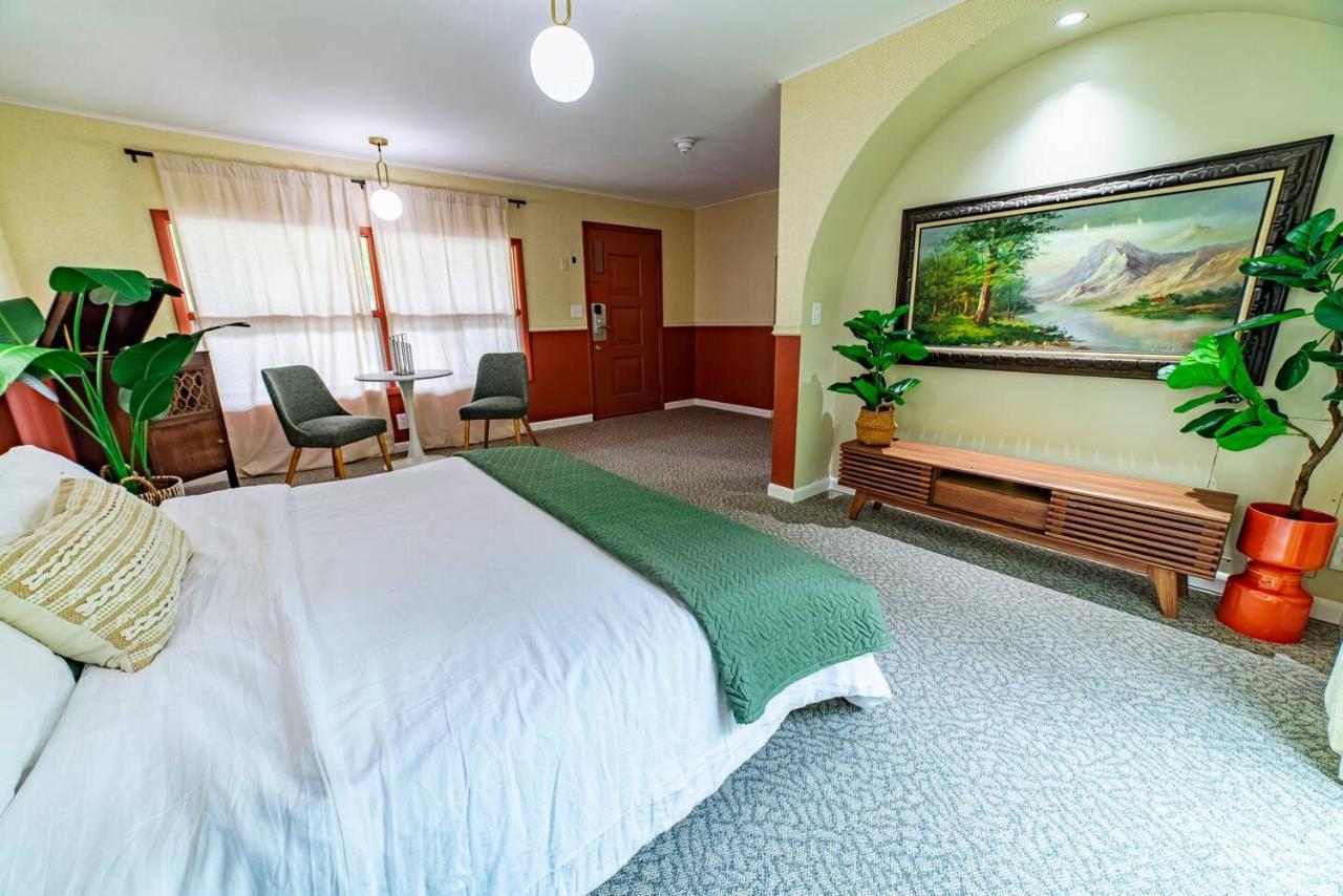 The Springs Motel New Ashford Eksteriør bilde