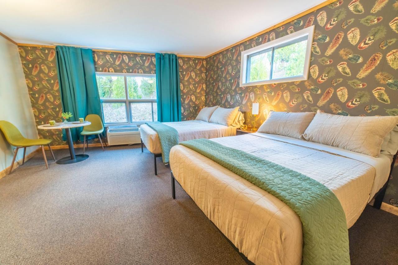 The Springs Motel New Ashford Eksteriør bilde